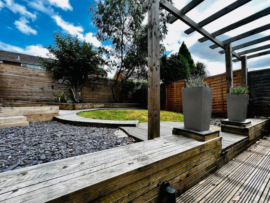 Entire Modern House In Tamworth - 2 Double Beds + Free Parking Villa Exterior photo