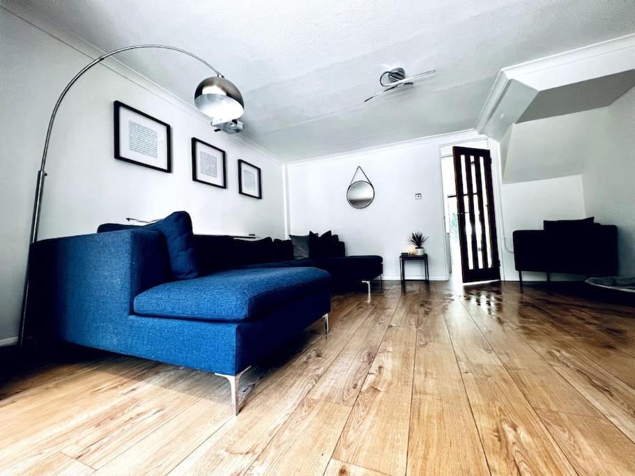 Entire Modern House In Tamworth - 2 Double Beds + Free Parking Villa Exterior photo